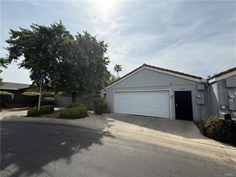 1854 Cougar Ln, Clovis, CA 93611