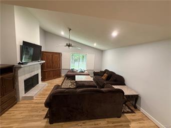 1854 Cougar Ln, Clovis, CA 93611