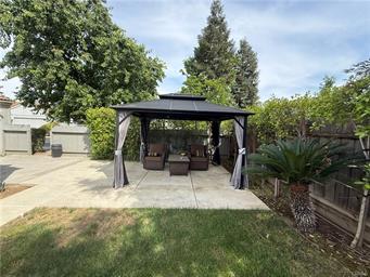 1854 Cougar Ln, Clovis, CA 93611