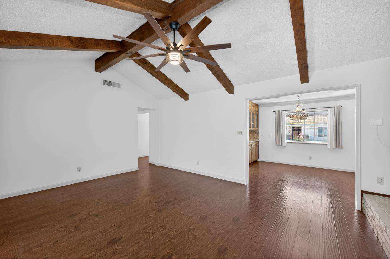 938 E Goshen Ave, Fresno, CA 93720