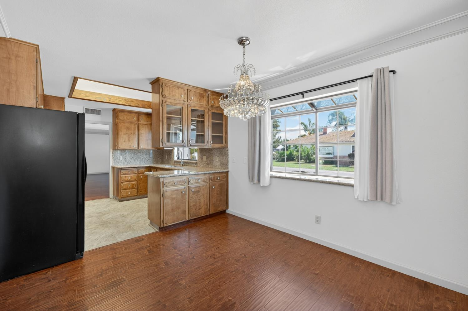 938 E Goshen Ave, Fresno, CA 93720