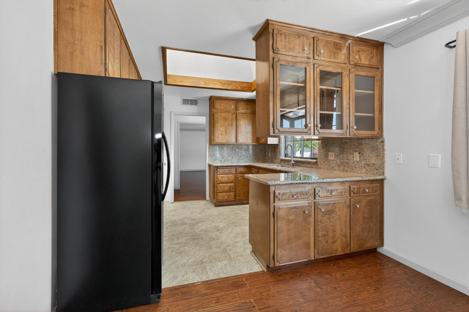 938 E Goshen Ave, Fresno, CA 93720