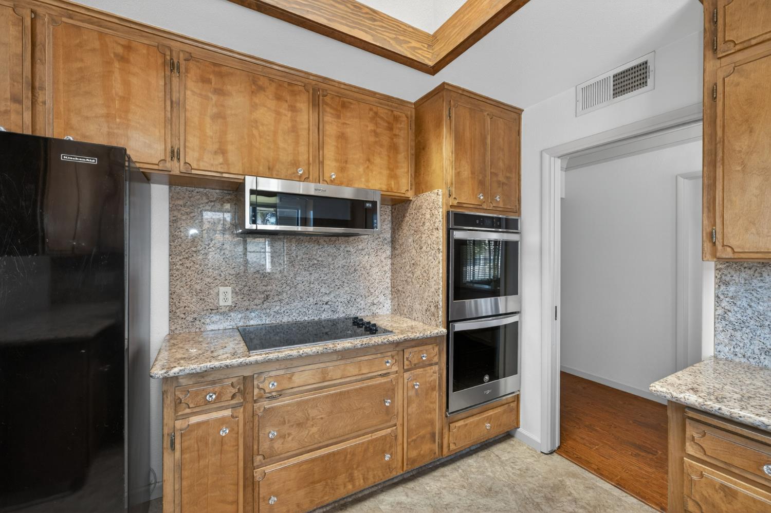 938 E Goshen Ave, Fresno, CA 93720