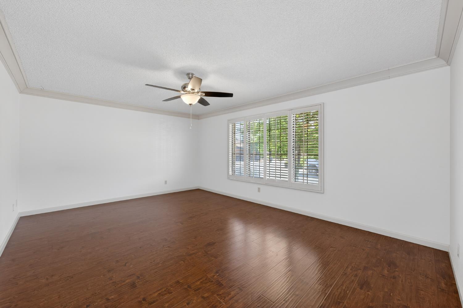 938 E Goshen Ave, Fresno, CA 93720