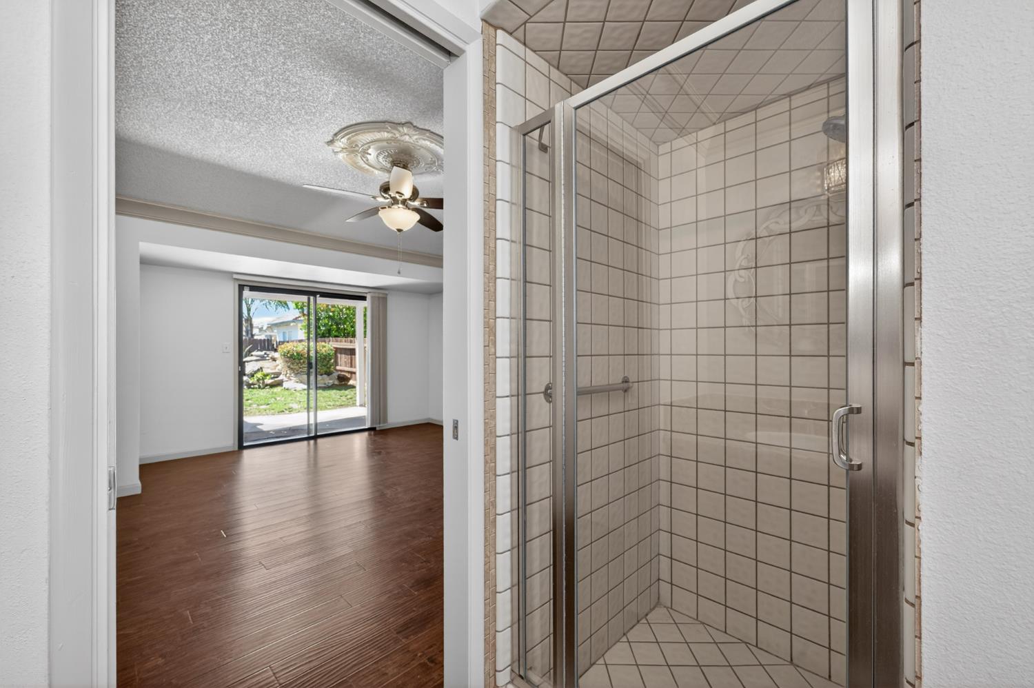 938 E Goshen Ave, Fresno, CA 93720