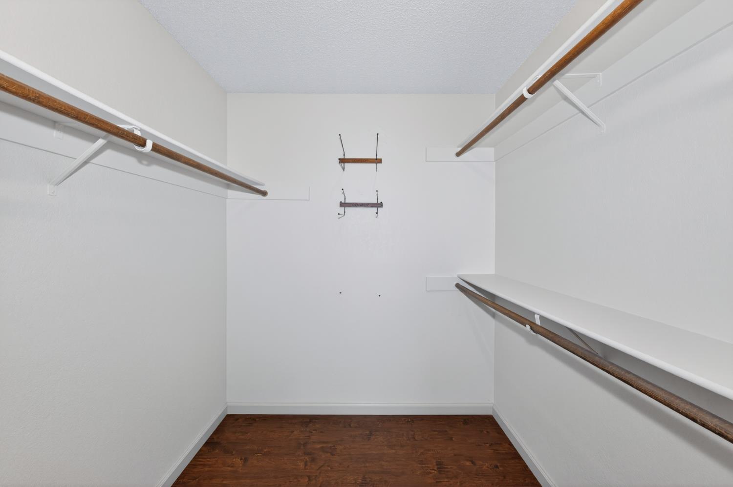 938 E Goshen Ave, Fresno, CA 93720