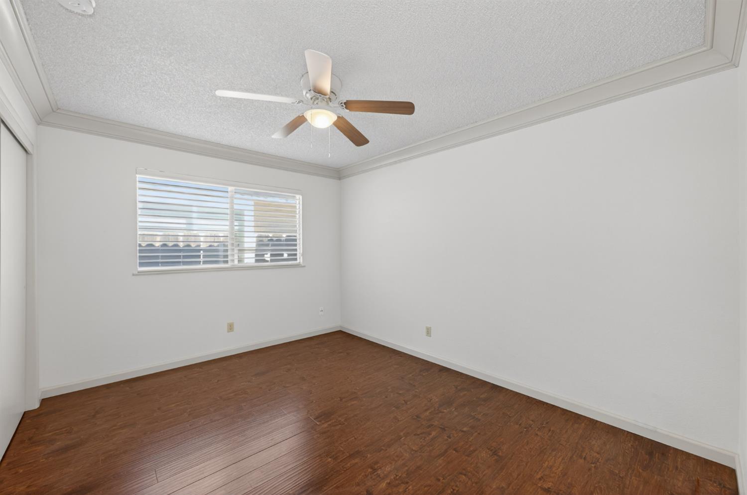 938 E Goshen Ave, Fresno, CA 93720