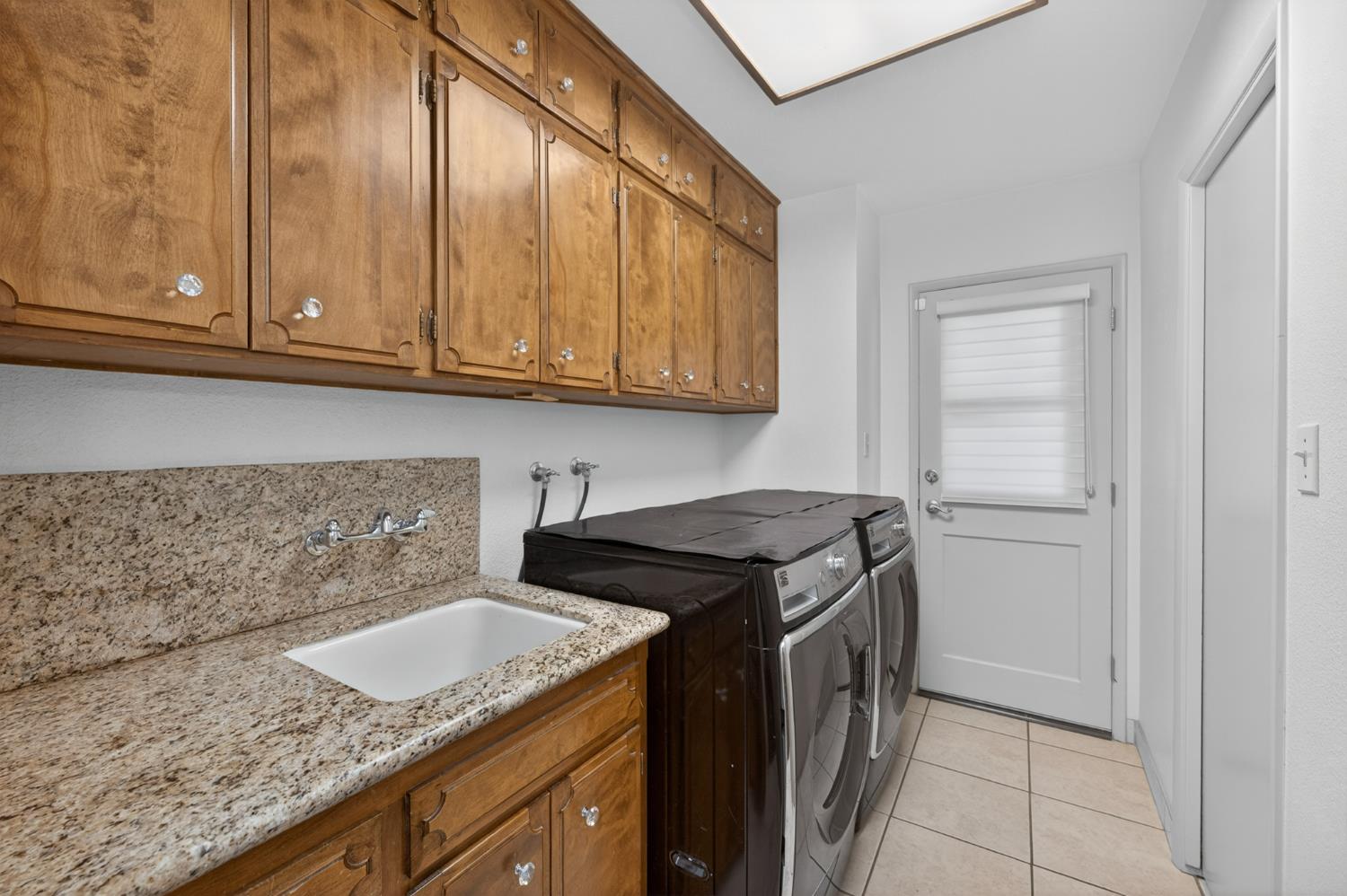 938 E Goshen Ave, Fresno, CA 93720