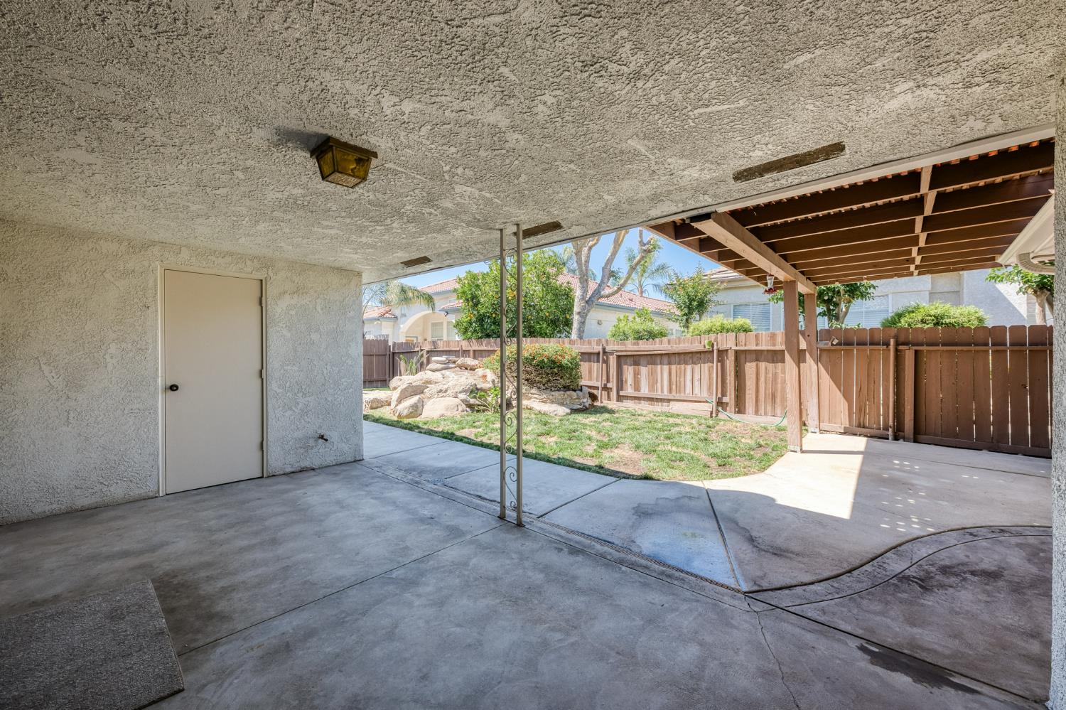 938 E Goshen Ave, Fresno, CA 93720