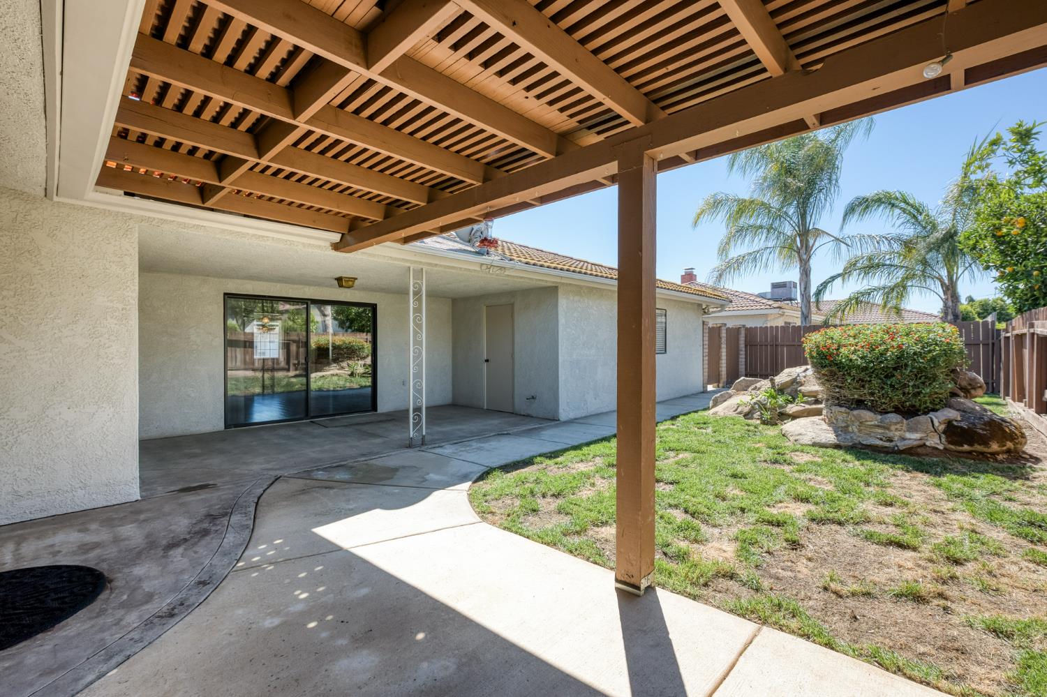 938 E Goshen Ave, Fresno, CA 93720