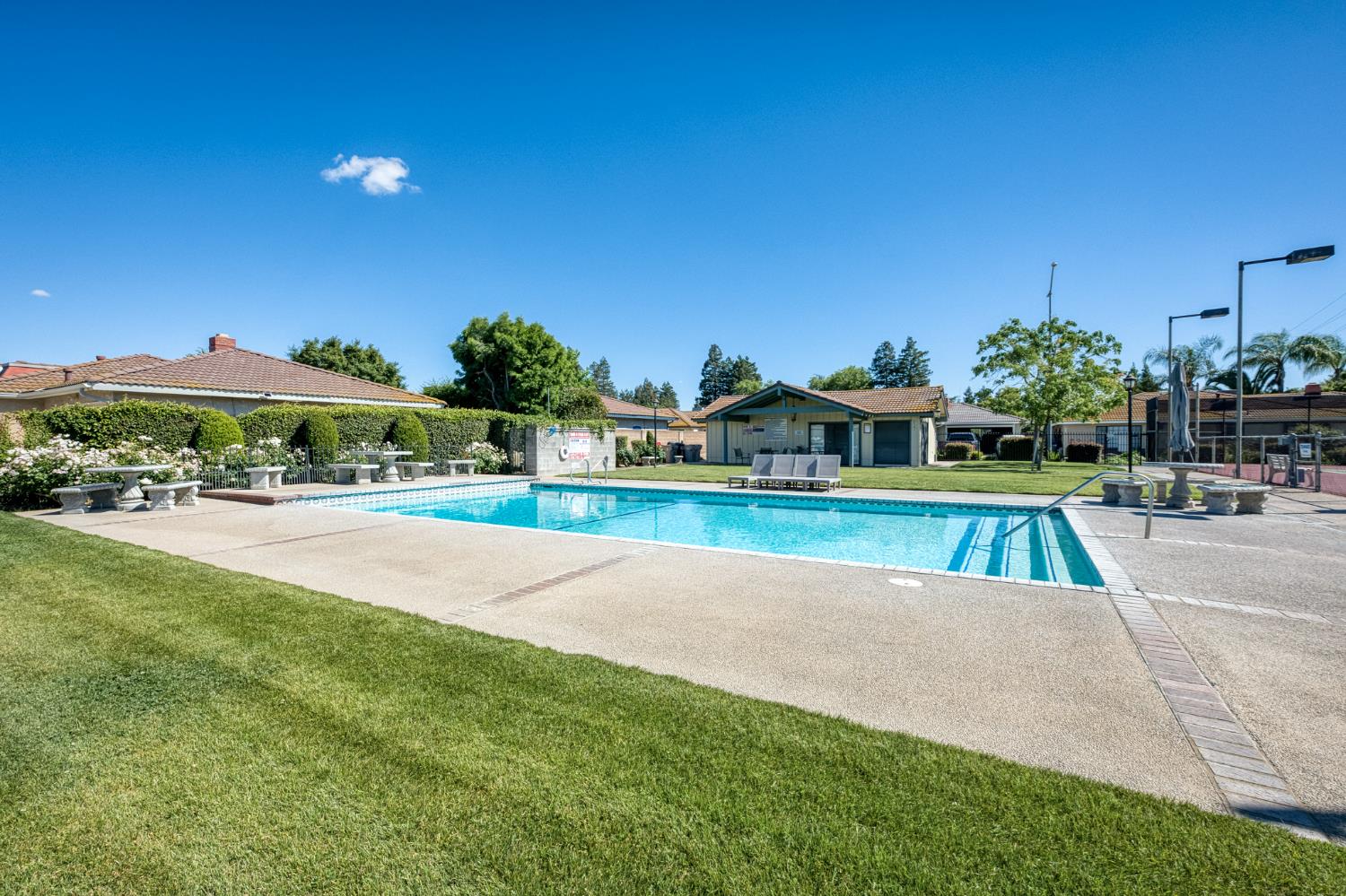 938 E Goshen Ave, Fresno, CA 93720