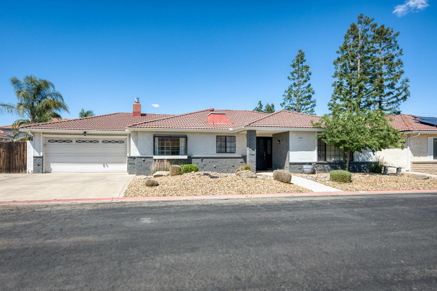 938 E Goshen Ave, Fresno, CA 93720