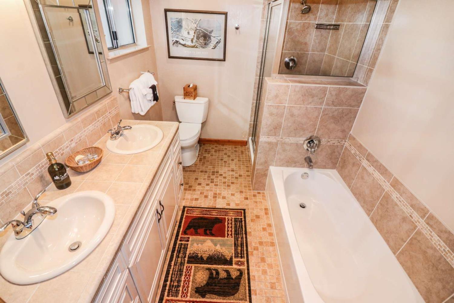 52854 Balsam Dr, Oakhurst, CA 93644