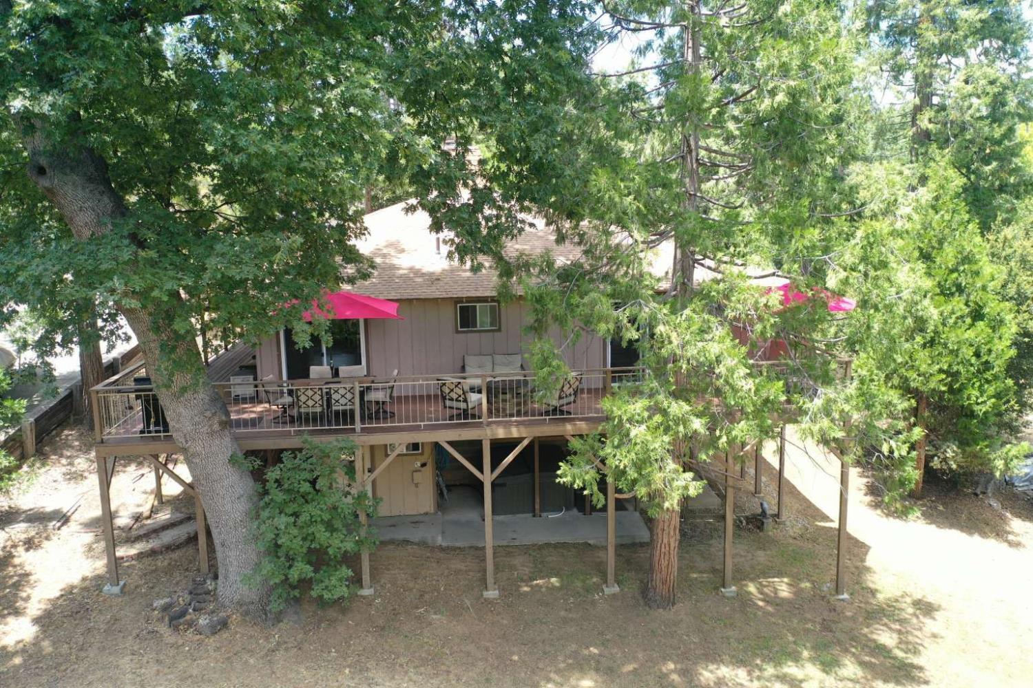 52854 Balsam Dr, Oakhurst, CA 93644