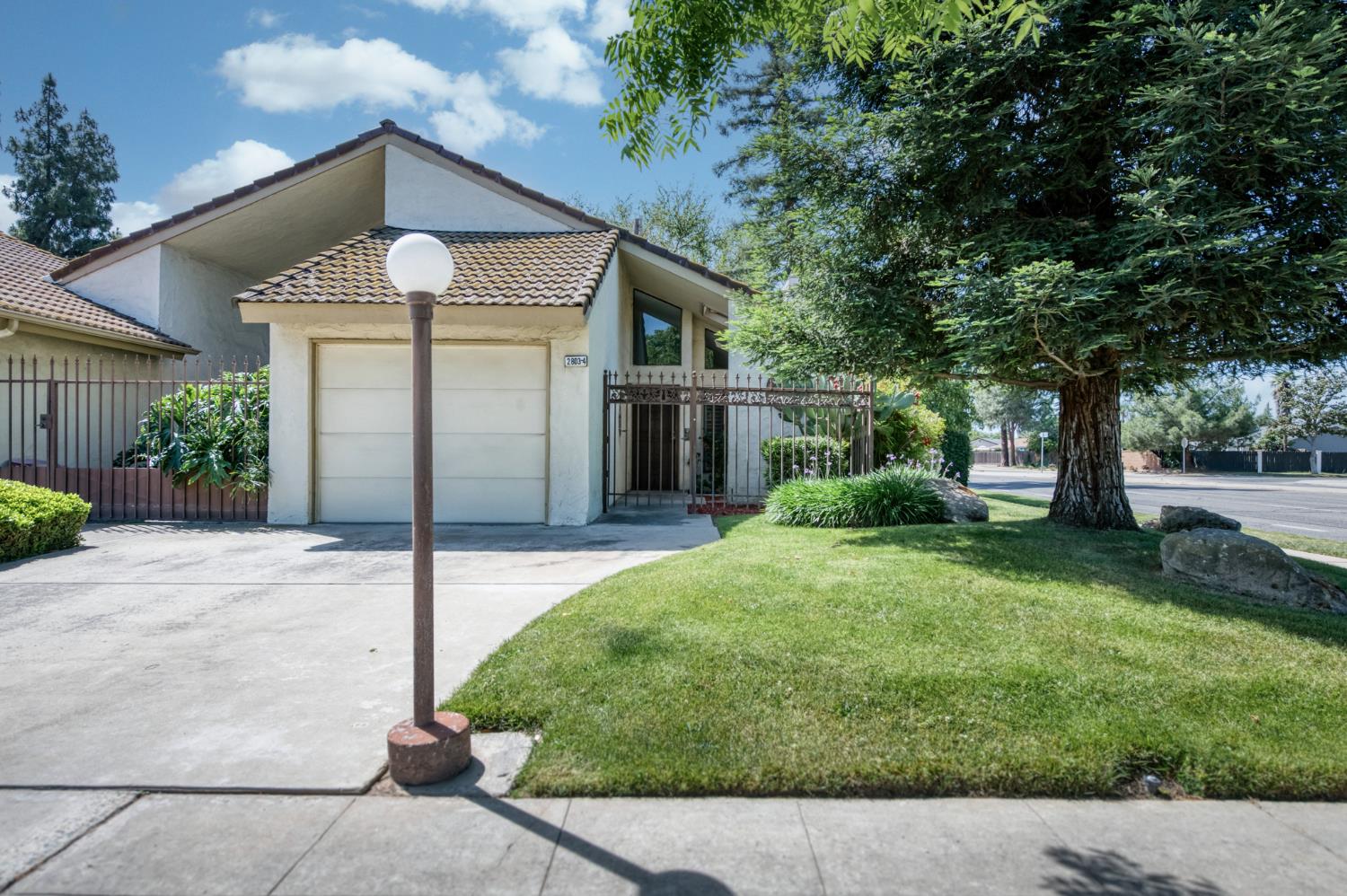 2803 W Celeste Ave #4, Fresno, CA 93711