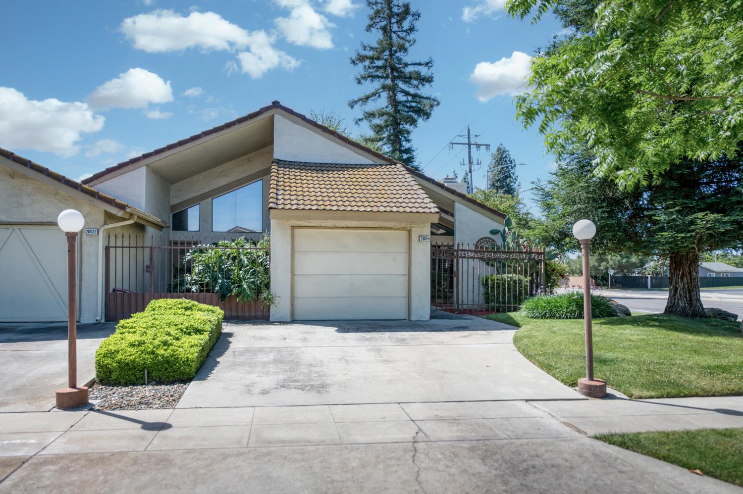 2803 W Celeste Ave #4, Fresno, CA 93711