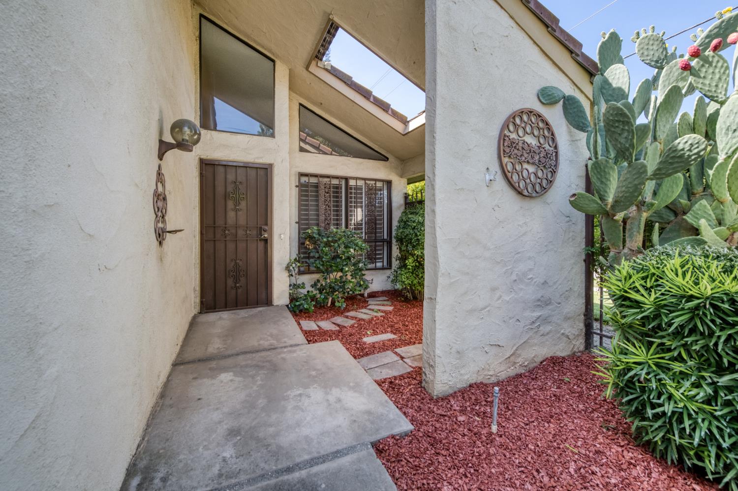 2803 W Celeste Ave #4, Fresno, CA 93711