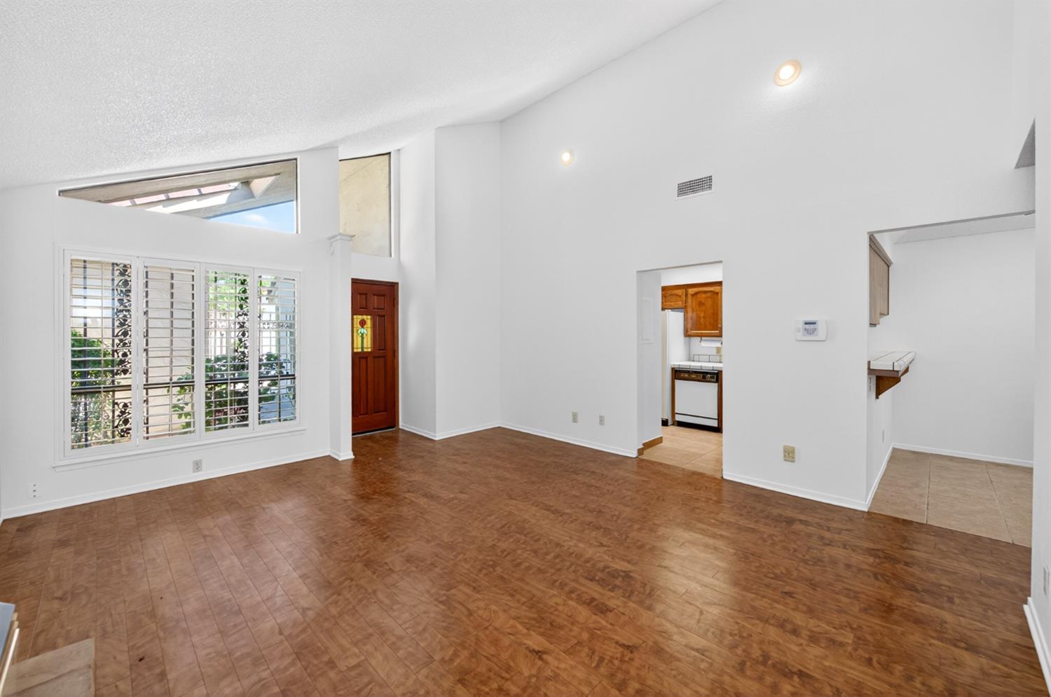 2803 W Celeste Ave #4, Fresno, CA 93711