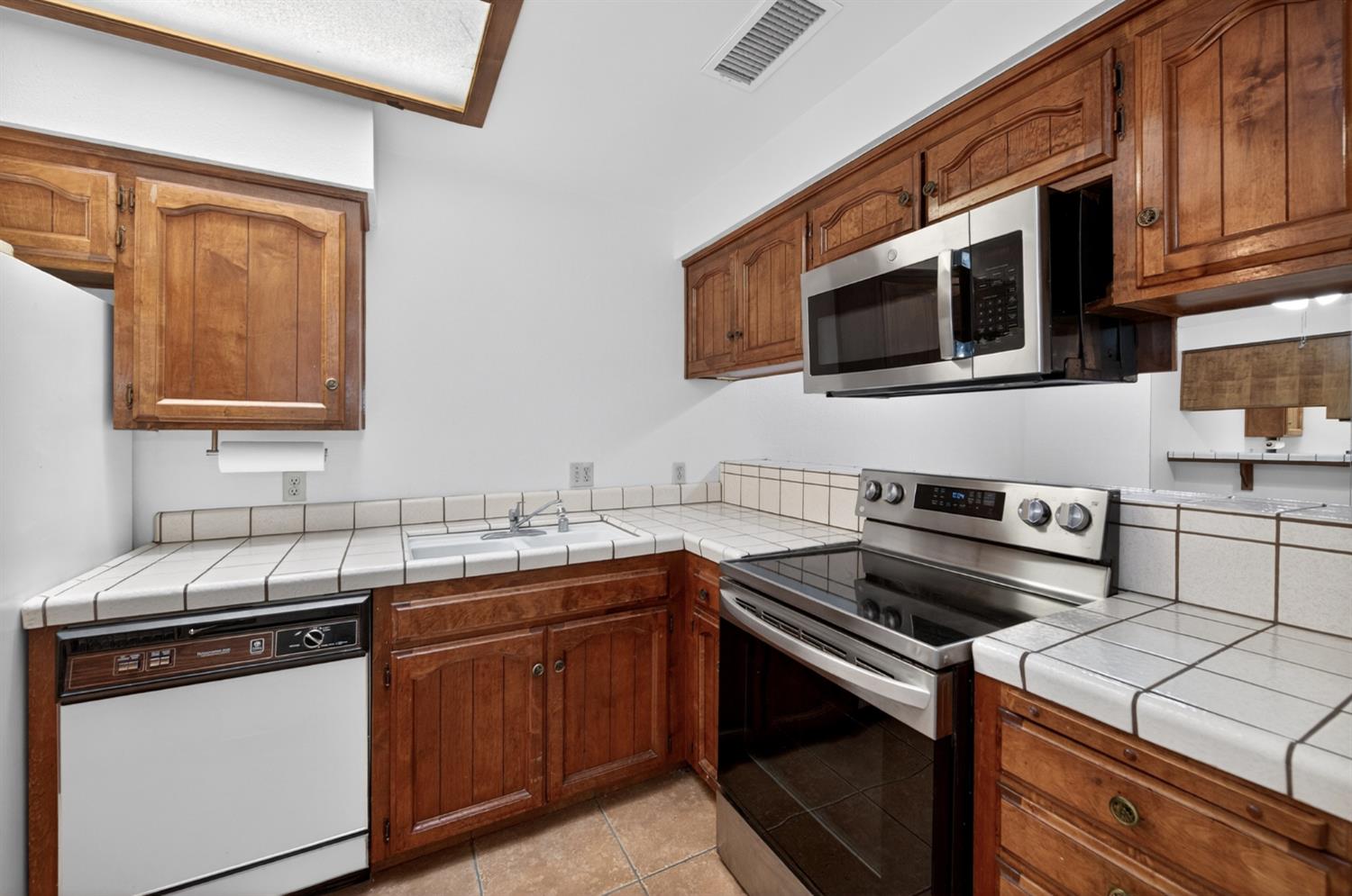 2803 W Celeste Ave #4, Fresno, CA 93711