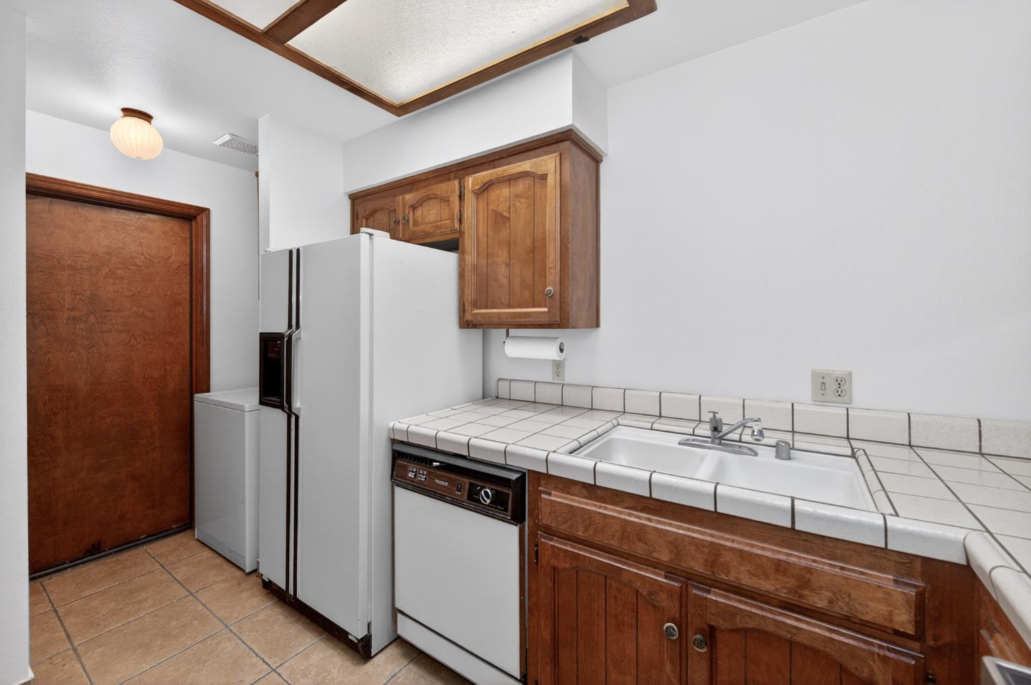 2803 W Celeste Ave #4, Fresno, CA 93711