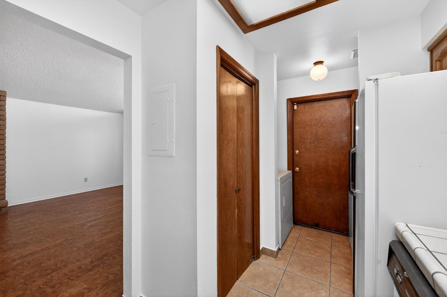 2803 W Celeste Ave #4, Fresno, CA 93711