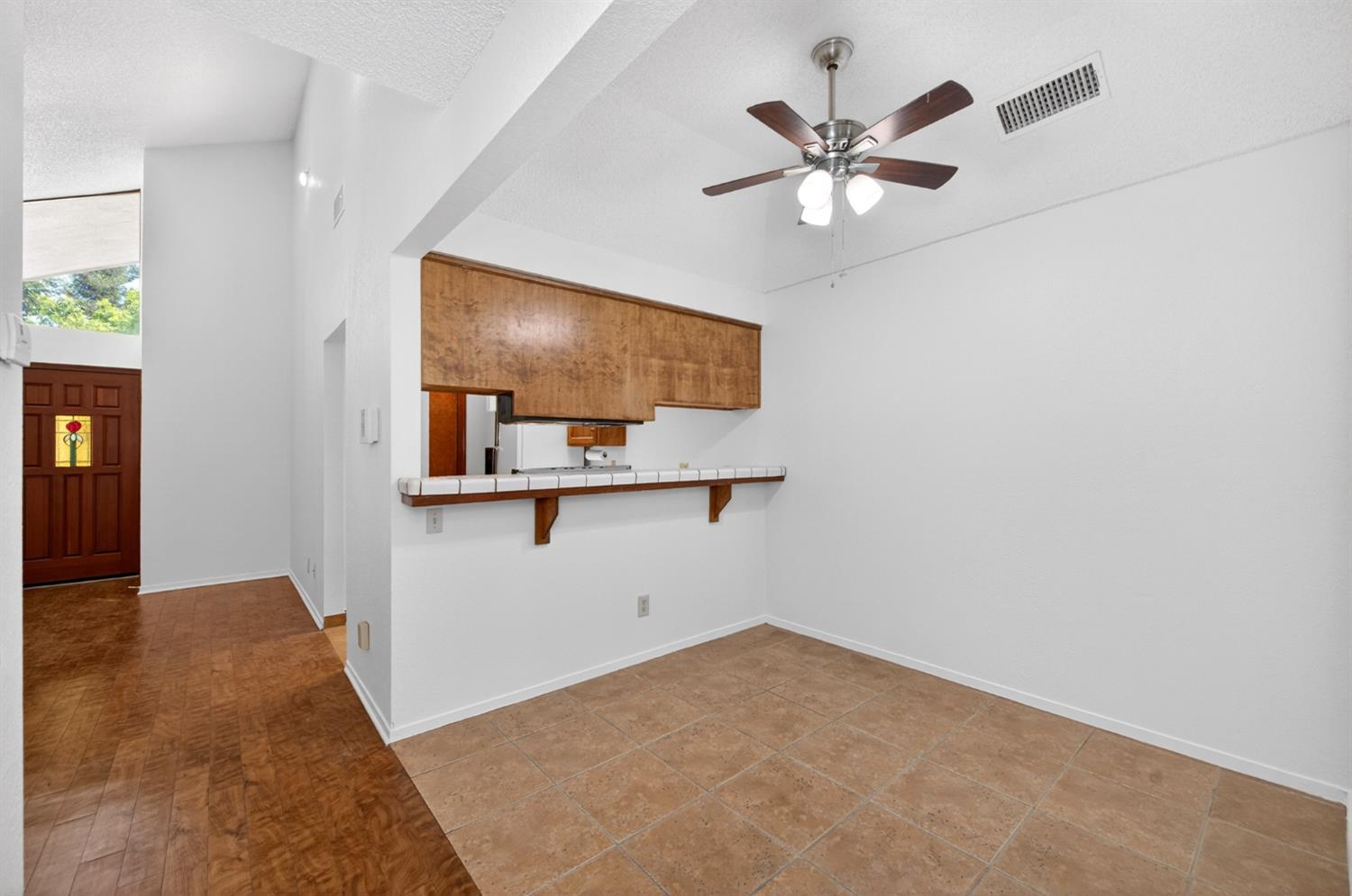 2803 W Celeste Ave #4, Fresno, CA 93711