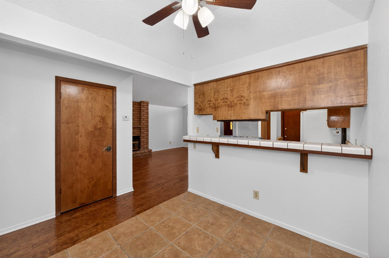 2803 W Celeste Ave #4, Fresno, CA 93711