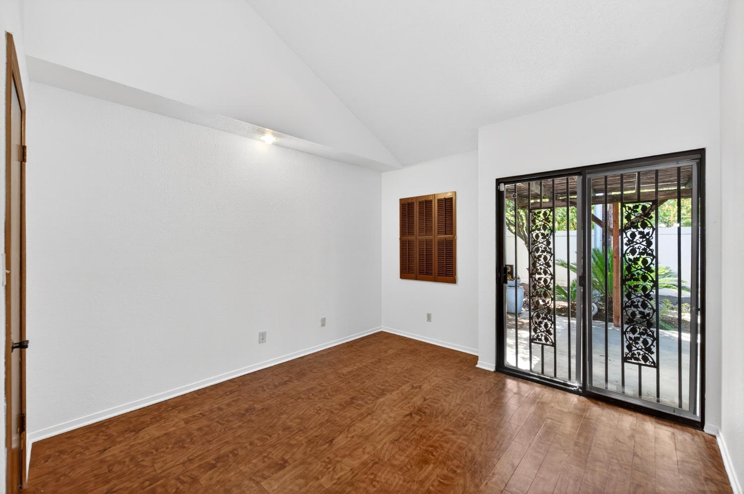 2803 W Celeste Ave #4, Fresno, CA 93711