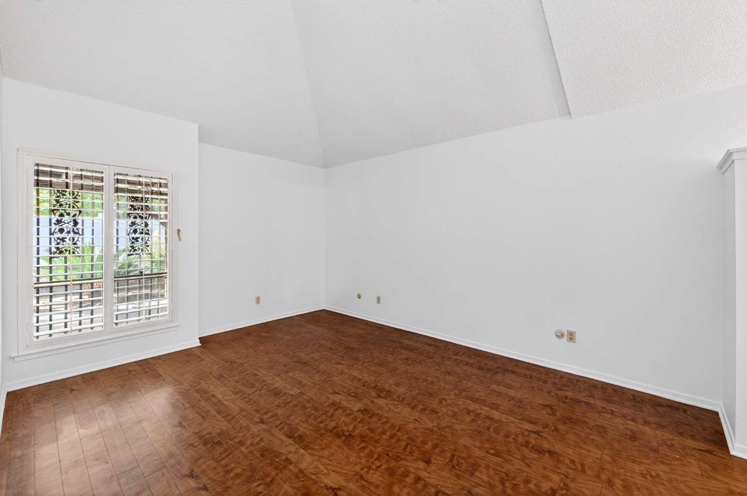 2803 W Celeste Ave #4, Fresno, CA 93711