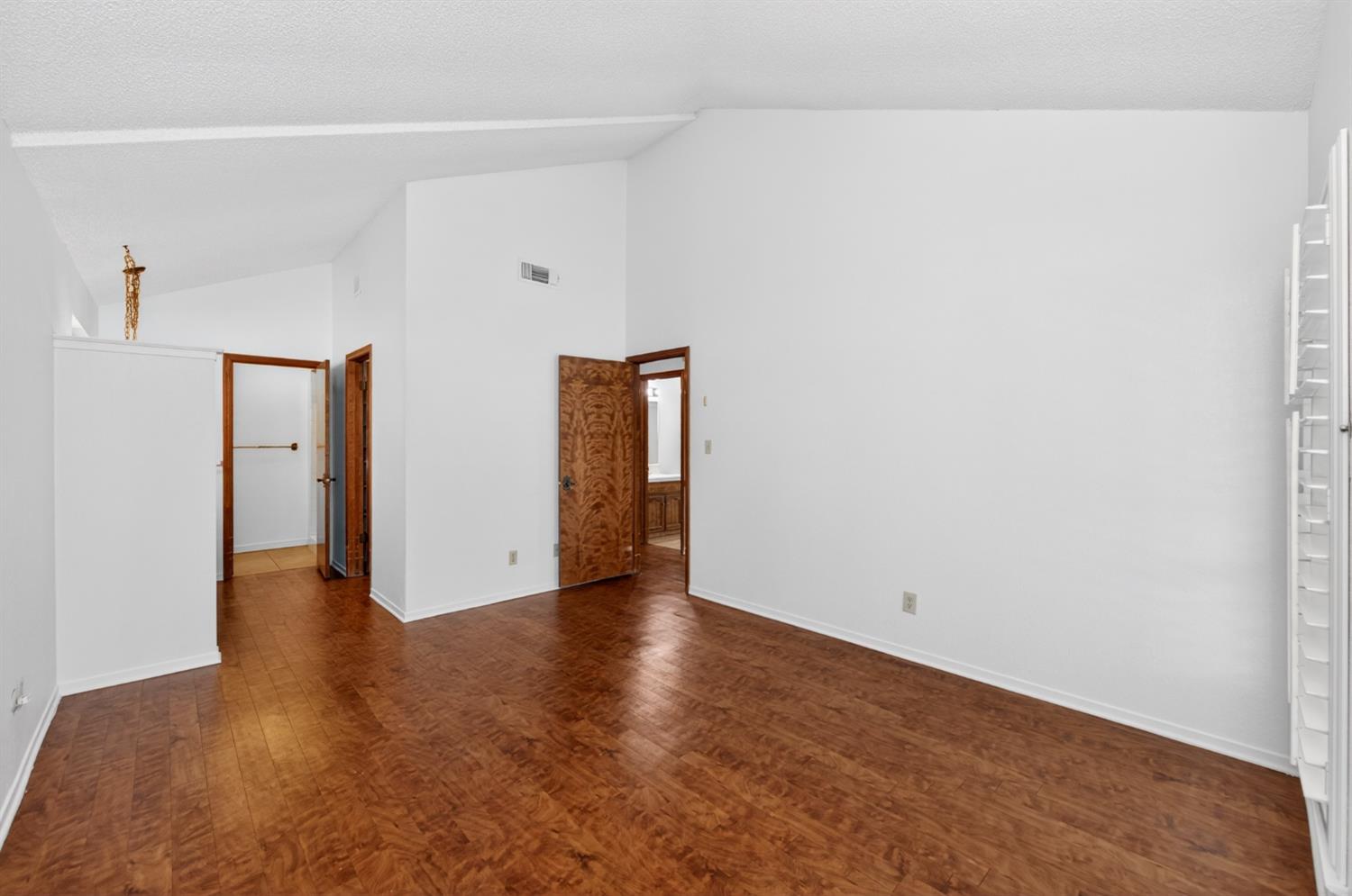 2803 W Celeste Ave #4, Fresno, CA 93711