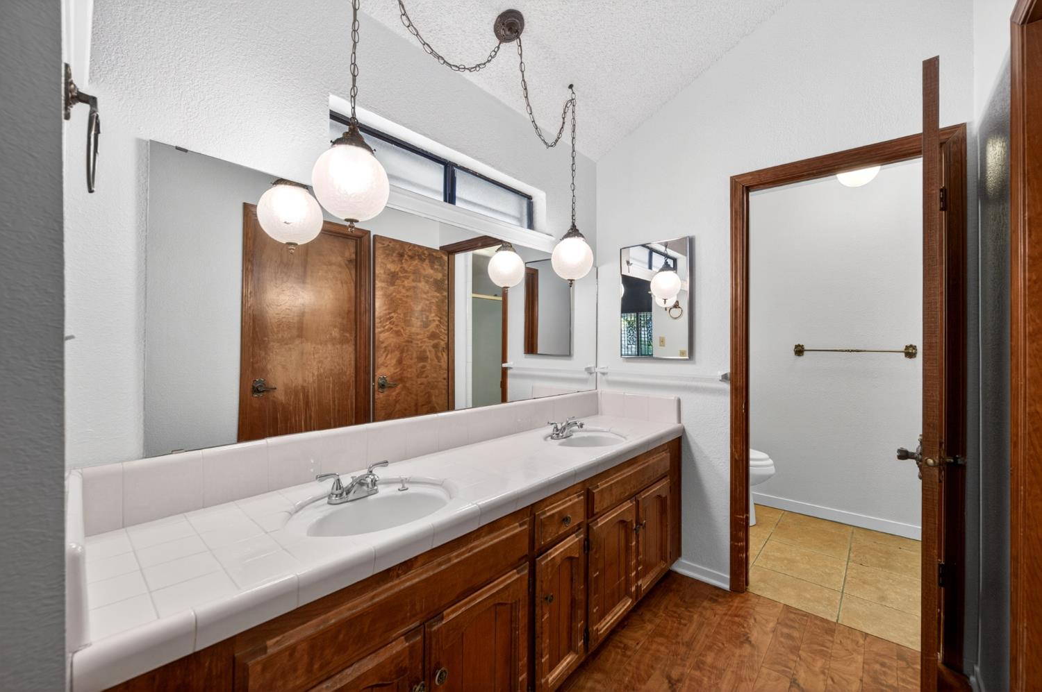 2803 W Celeste Ave #4, Fresno, CA 93711