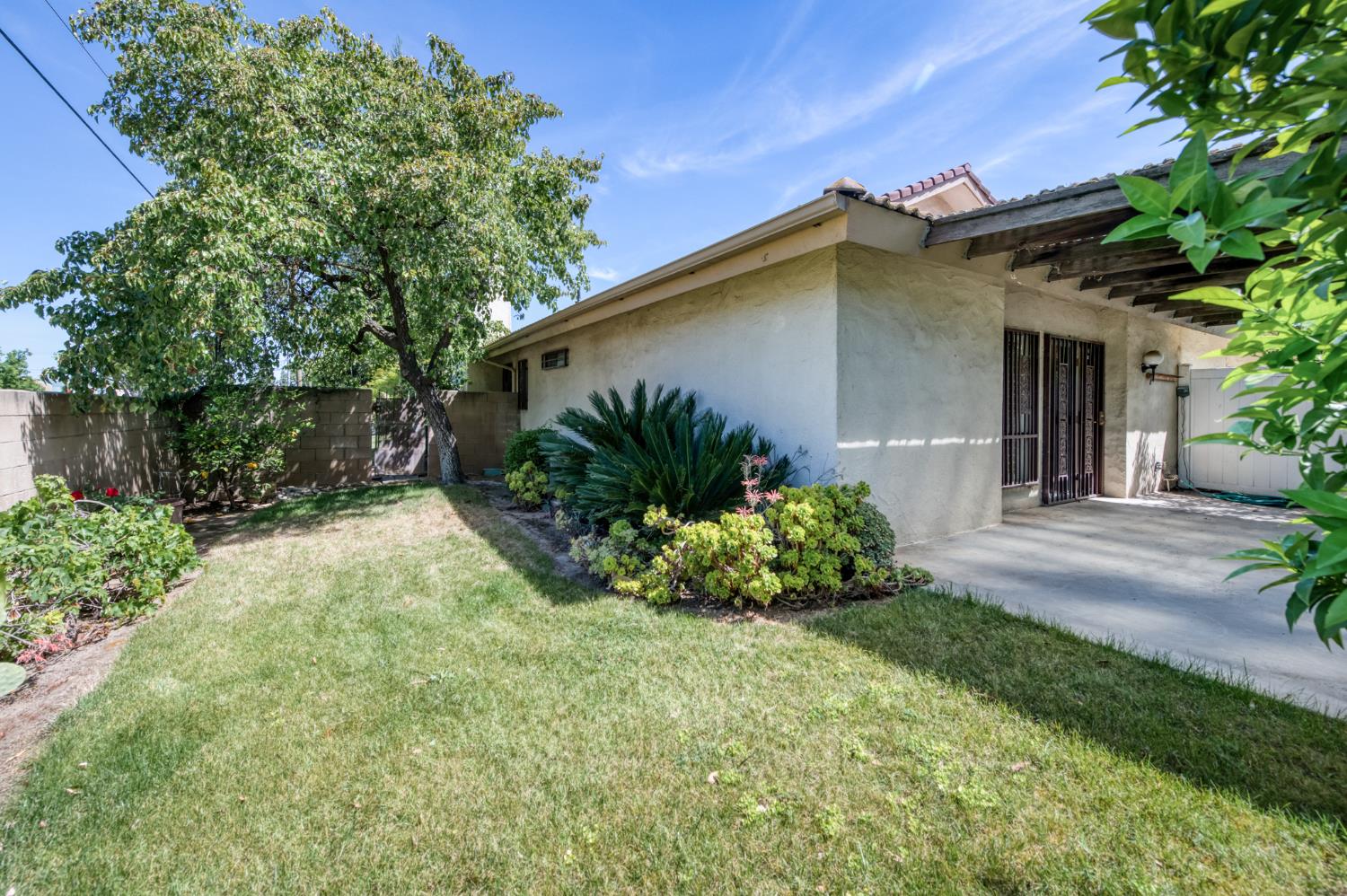 2803 W Celeste Ave #4, Fresno, CA 93711