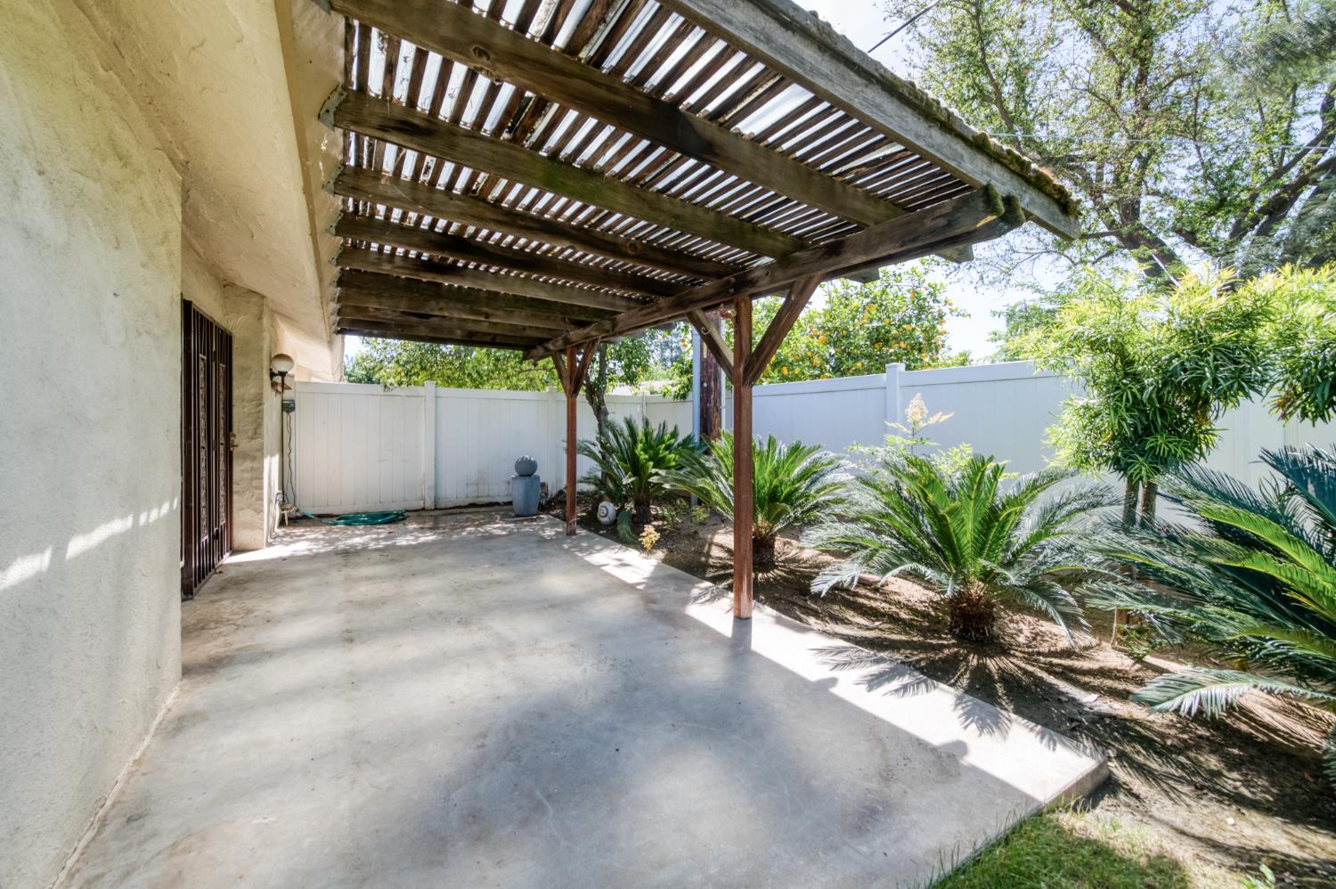 2803 W Celeste Ave #4, Fresno, CA 93711