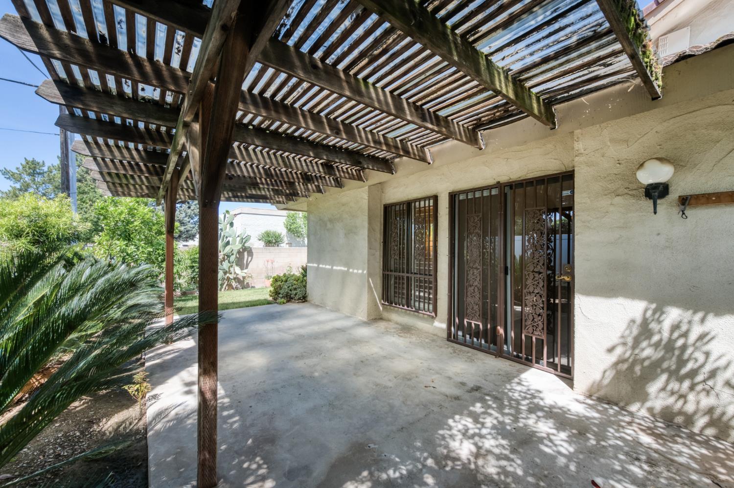 2803 W Celeste Ave #4, Fresno, CA 93711