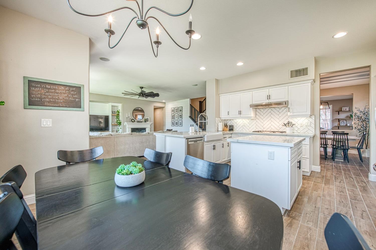 4686 N Arrow Ridge Way, Clovis, CA 93619