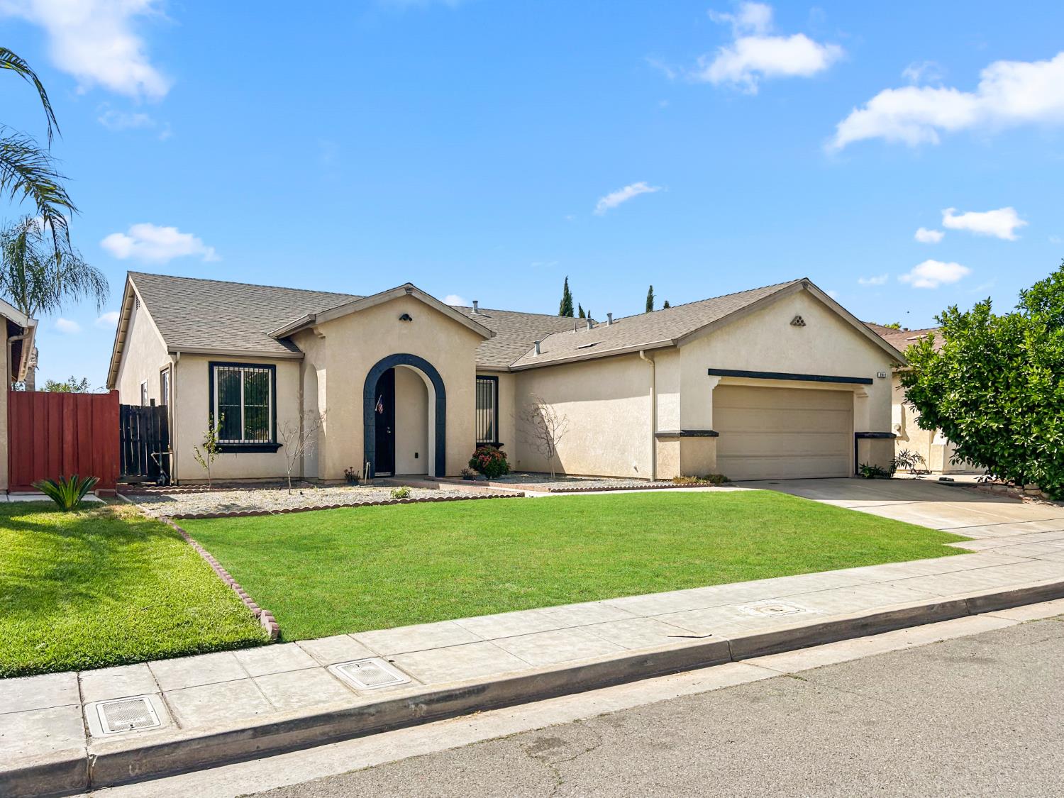 2312 S Bush Ave, Fresno, CA 93727