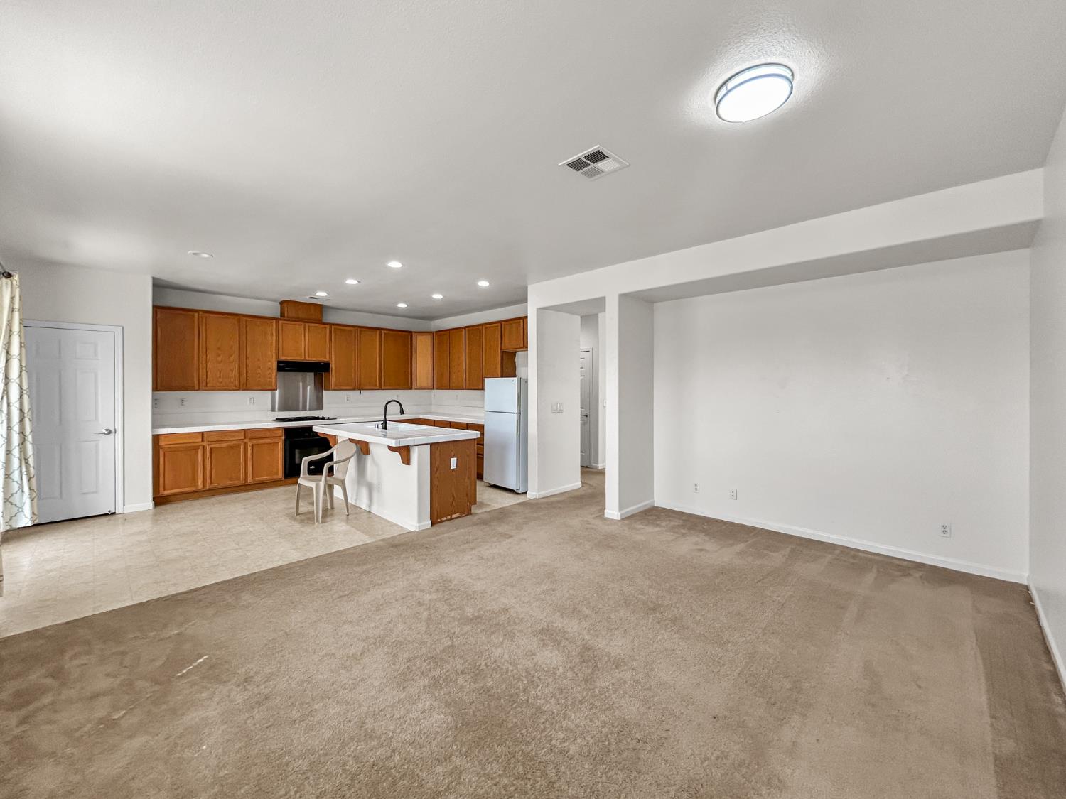 2312 S Bush Ave, Fresno, CA 93727