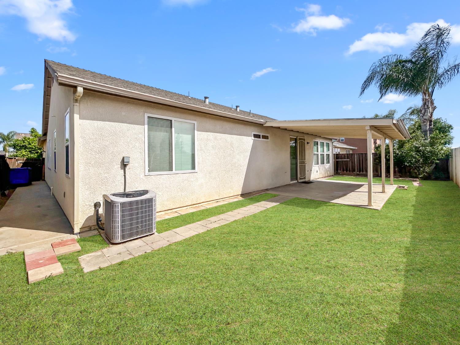 2312 S Bush Ave, Fresno, CA 93727