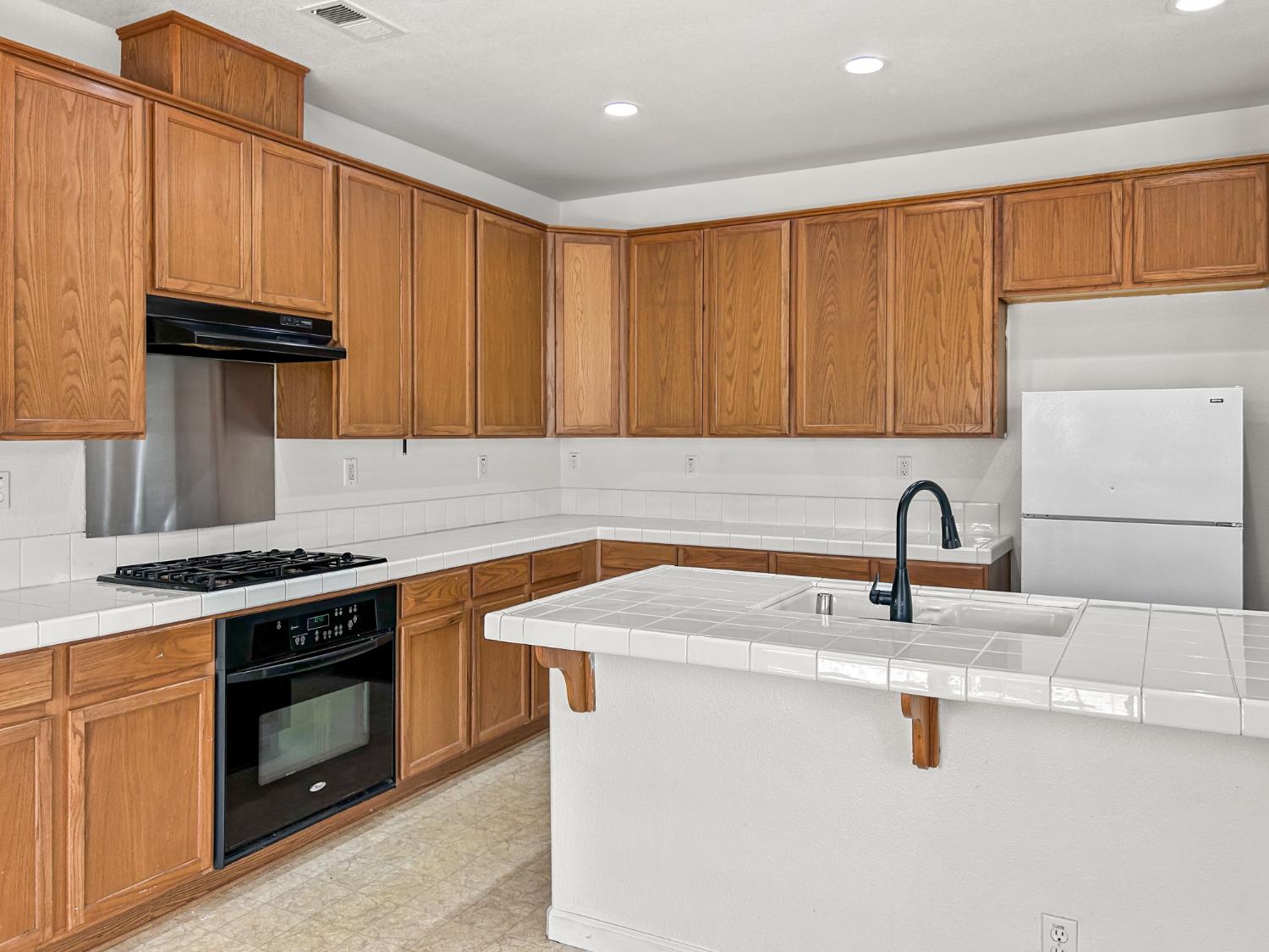 2312 S Bush Ave, Fresno, CA 93727