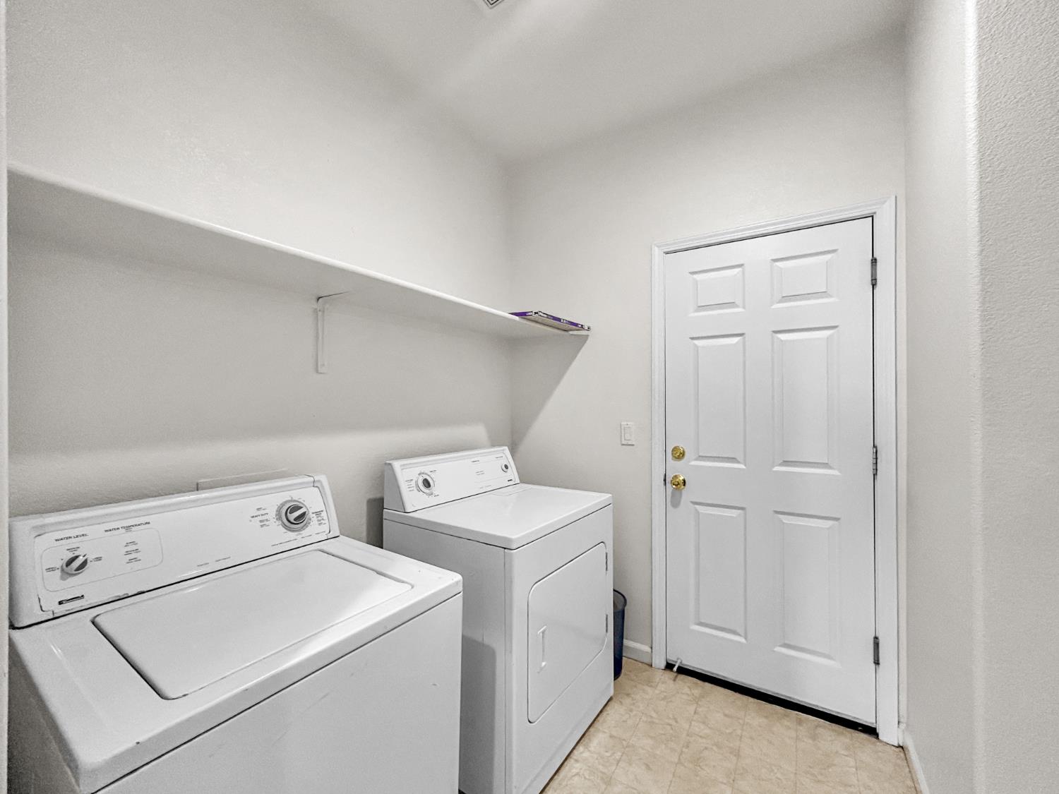 2312 S Bush Ave, Fresno, CA 93727