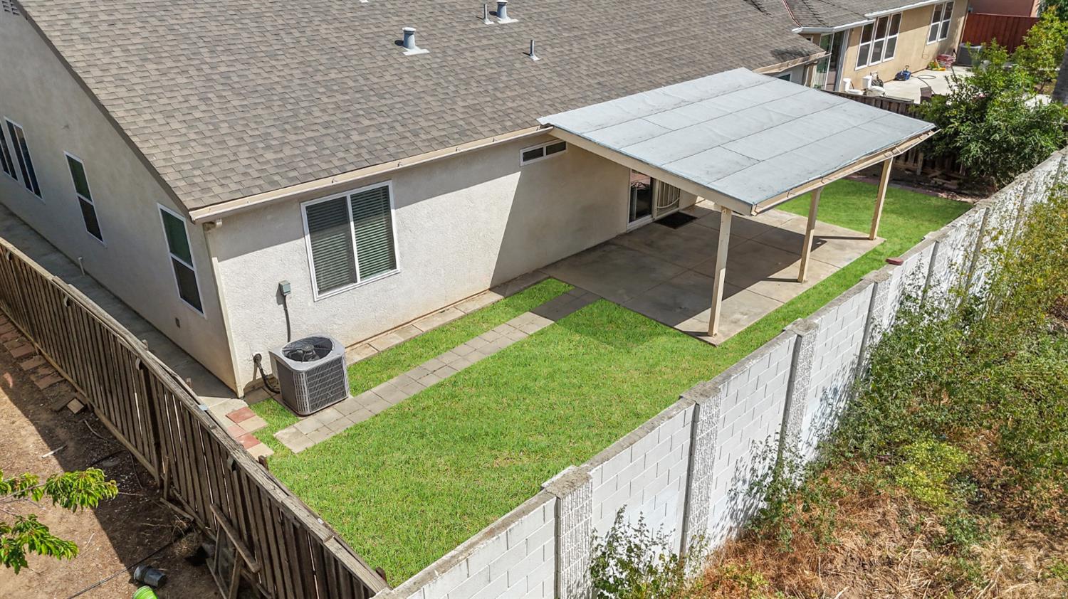 2312 S Bush Ave, Fresno, CA 93727