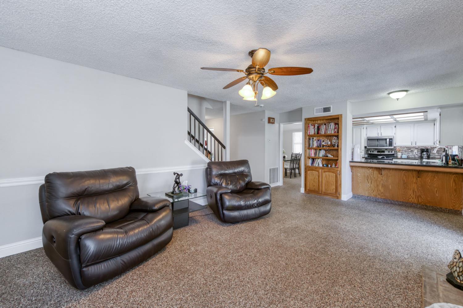 2210 E Jon Dr, Fresno, CA 93720