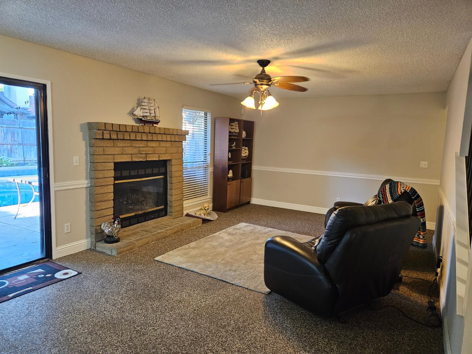 2210 E Jon Dr, Fresno, CA 93720