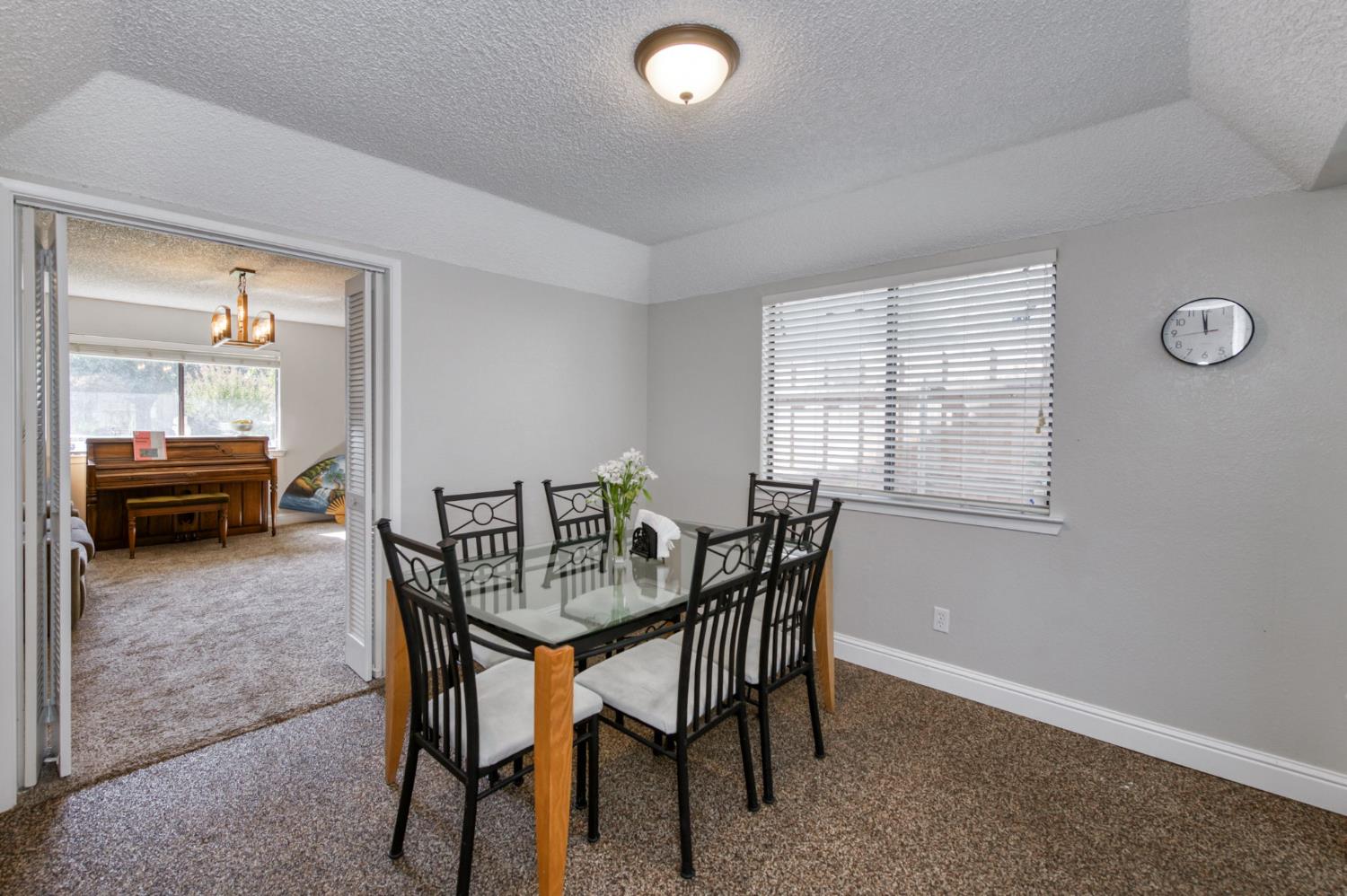 2210 E Jon Dr, Fresno, CA 93720