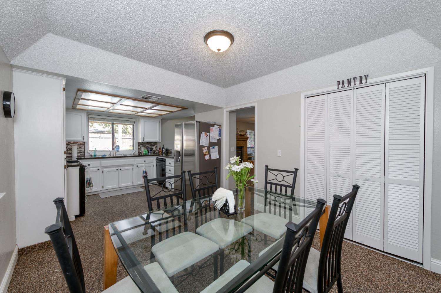 2210 E Jon Dr, Fresno, CA 93720