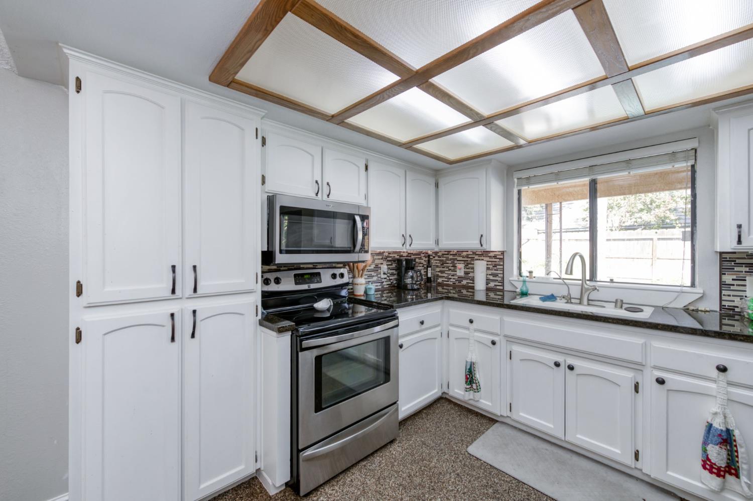 2210 E Jon Dr, Fresno, CA 93720