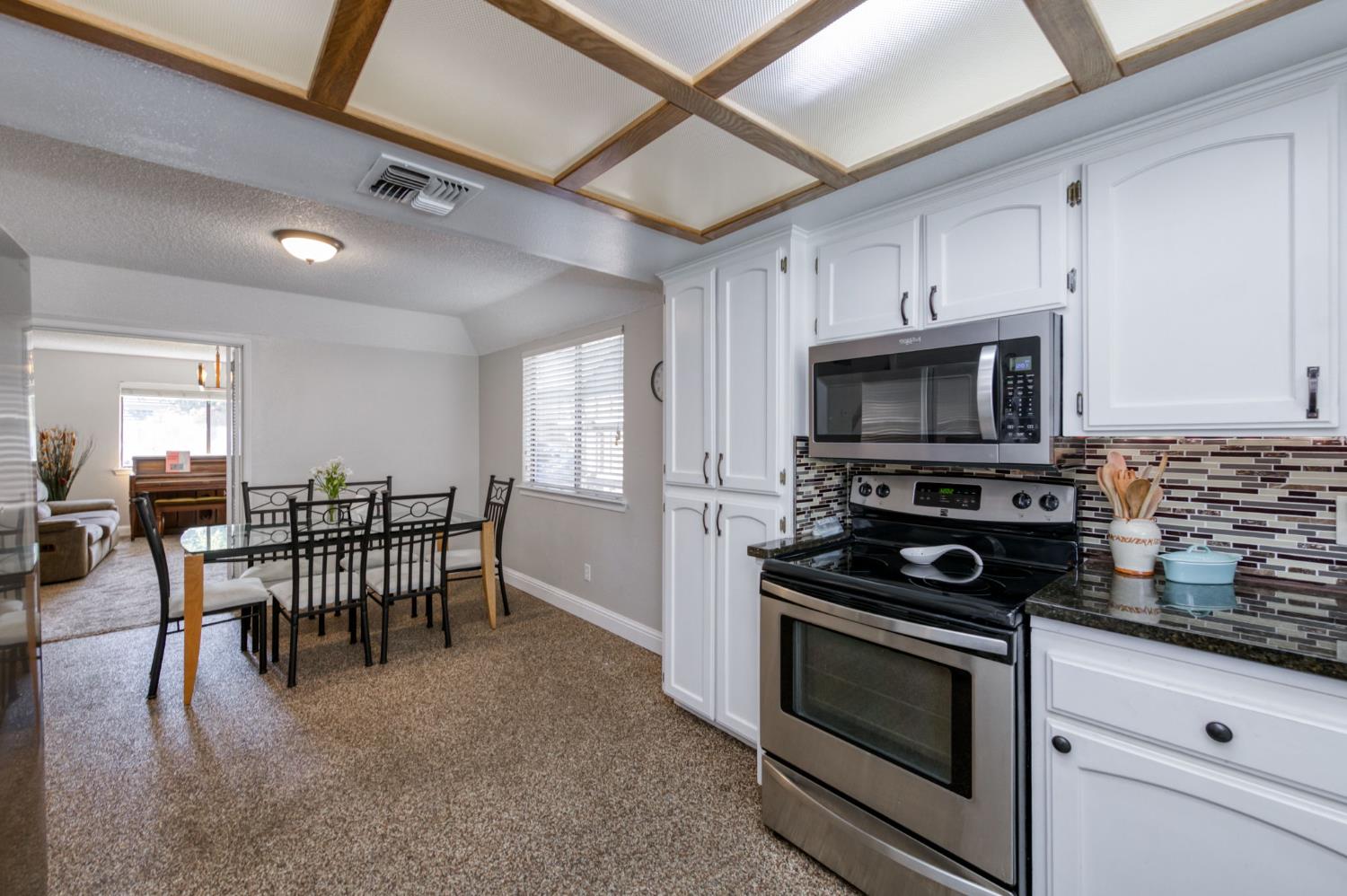 2210 E Jon Dr, Fresno, CA 93720