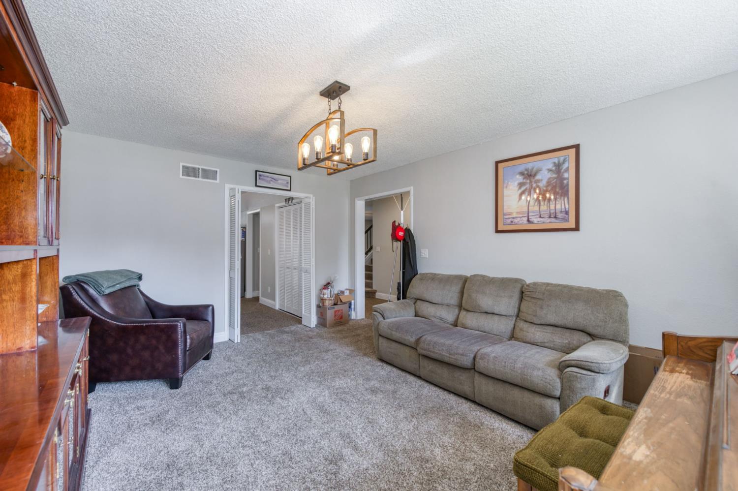 2210 E Jon Dr, Fresno, CA 93720