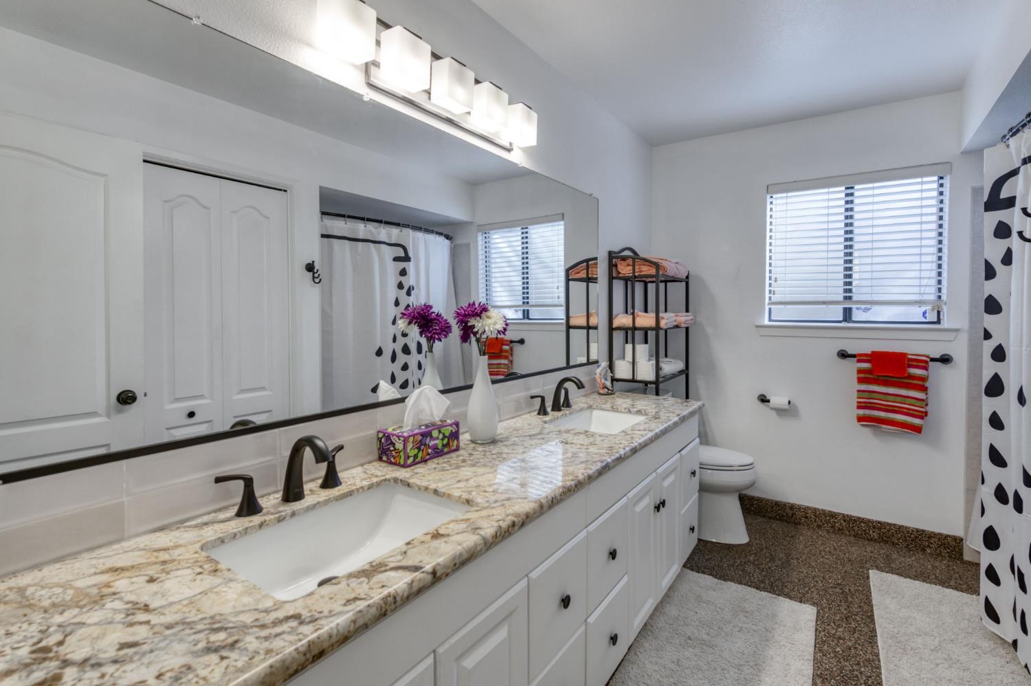 2210 E Jon Dr, Fresno, CA 93720