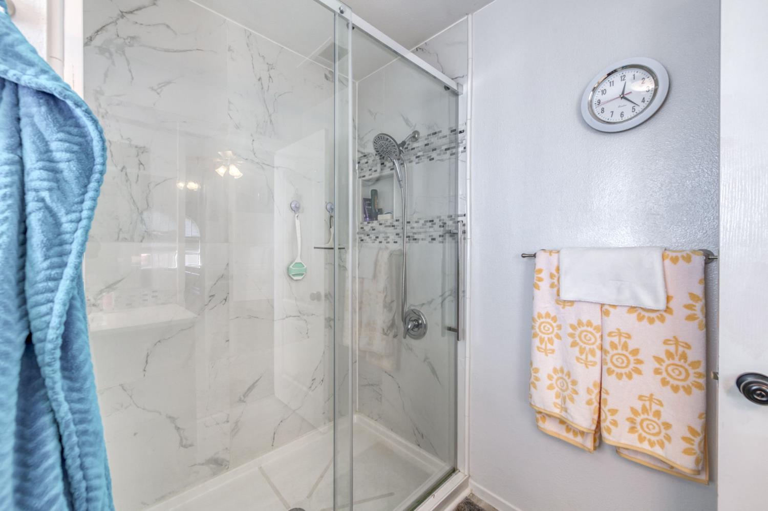 2210 E Jon Dr, Fresno, CA 93720